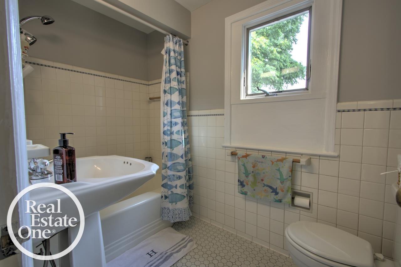 212 Moross Road Grosse Pointe Farms, MI 48236 - Photo 29 of 47