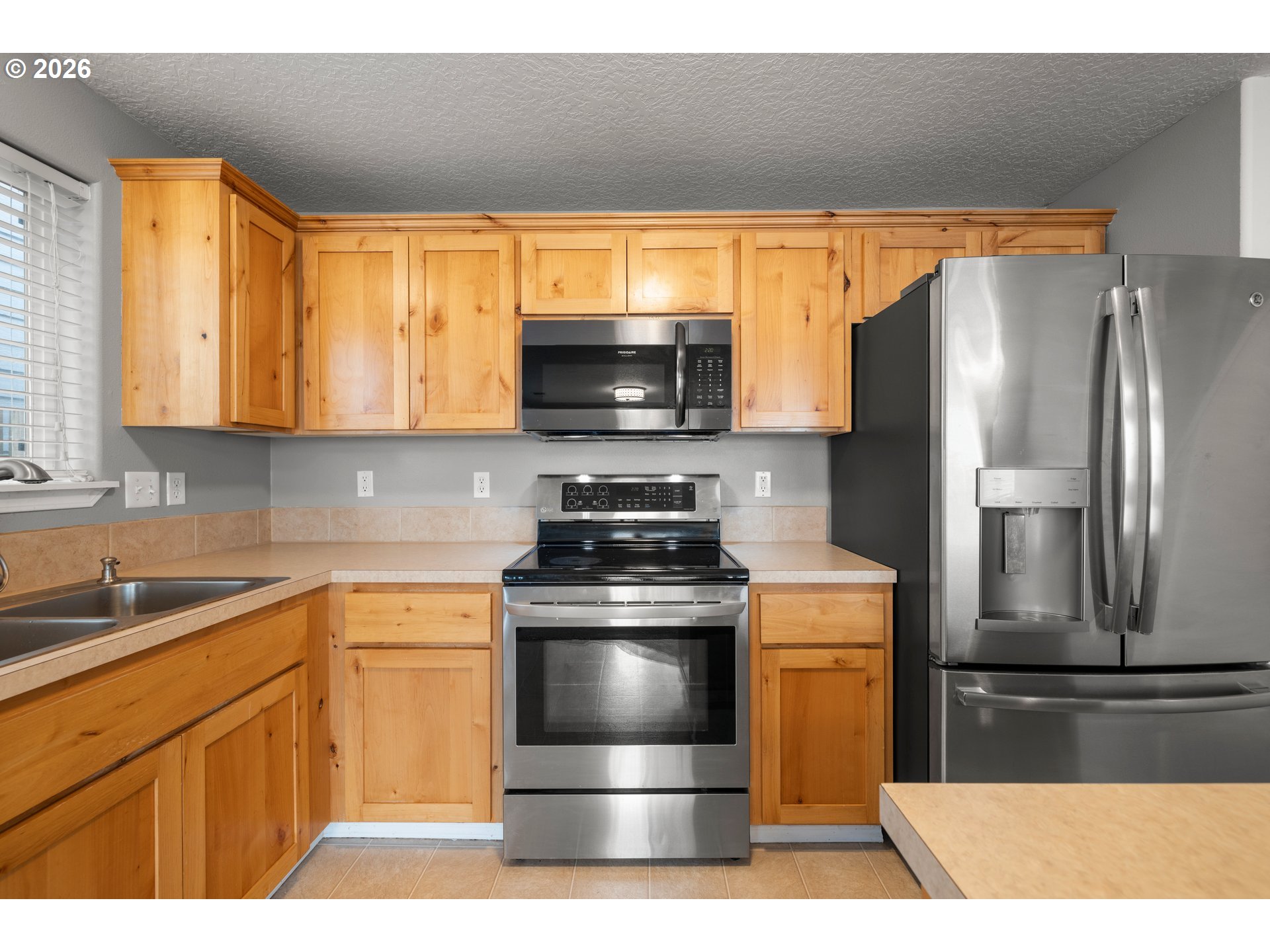 413 Lair Lane Newberg, OR 97132 - Photo 6 of 32 Kitchen