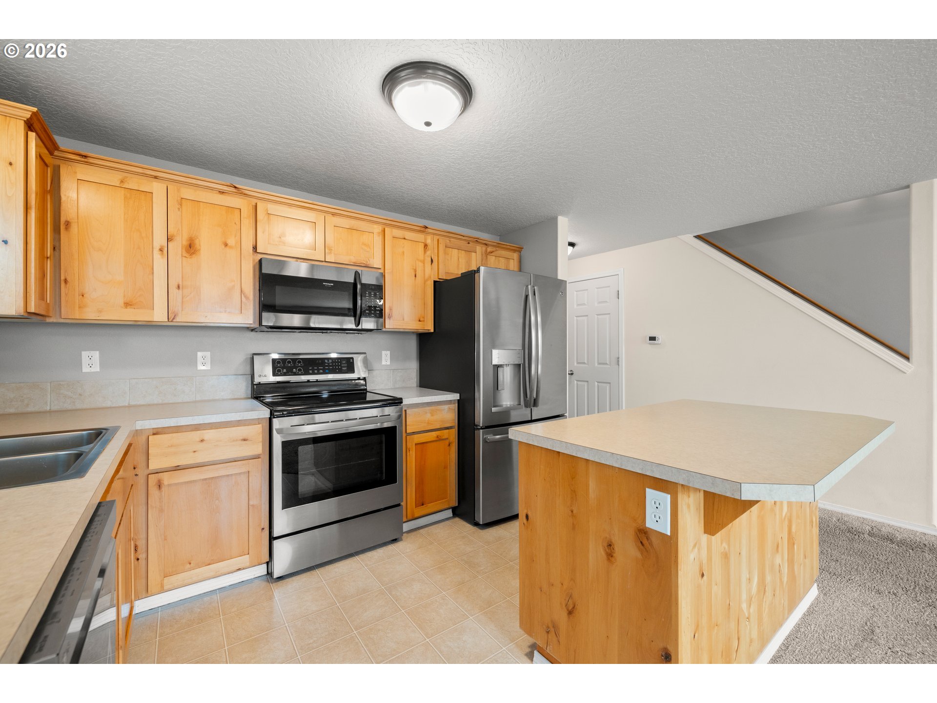 413 Lair Lane Newberg, OR 97132 - Photo 7 of 32 Kitchen