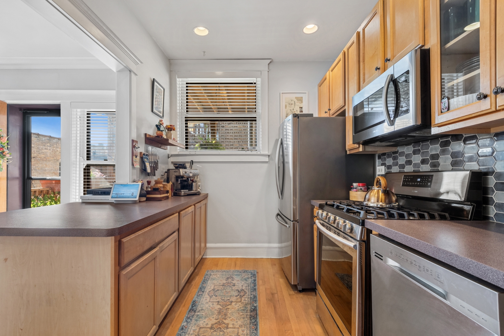 7658 North Sheridan Road, Unit 2 Chicago, IL 60626 - Photo 17 of 21