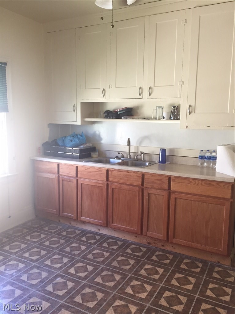 3589 Chelton Road Cleveland, OH 44120 - Photo 11 of 16
