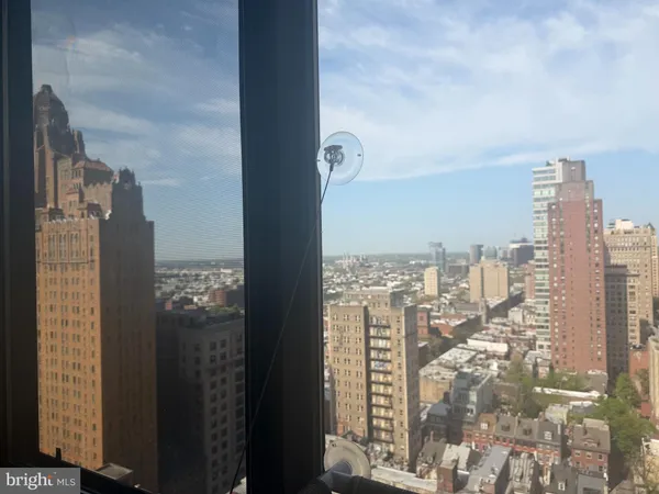 $1,850 | 1420-00 Locust Street, Unit 24J, Philadelphia, PA 19102