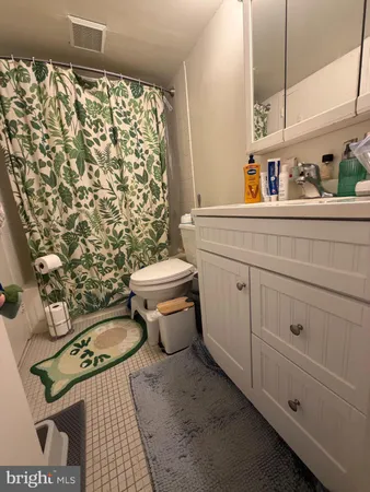 $1,850 | 1420-00 Locust Street, Unit 24J, Philadelphia, PA 19102