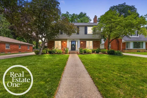 $795,000 | 324 Cloverly Road, Grosse Pointe Farms, MI 48236