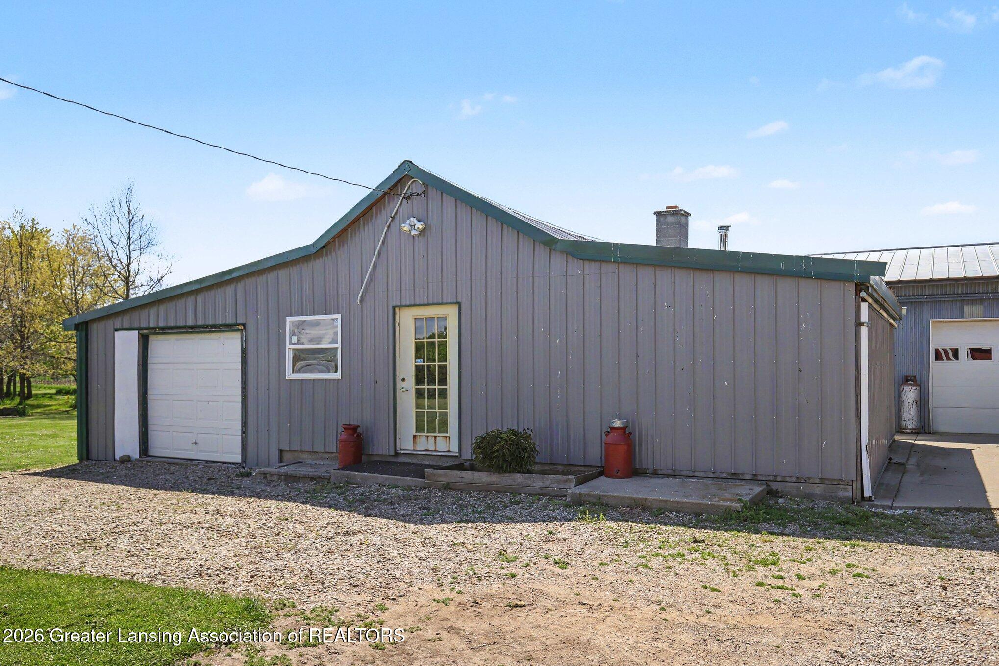 2426 East Colony Road St. Johns, MI 48879 - Photo 21 of 45 Barn
