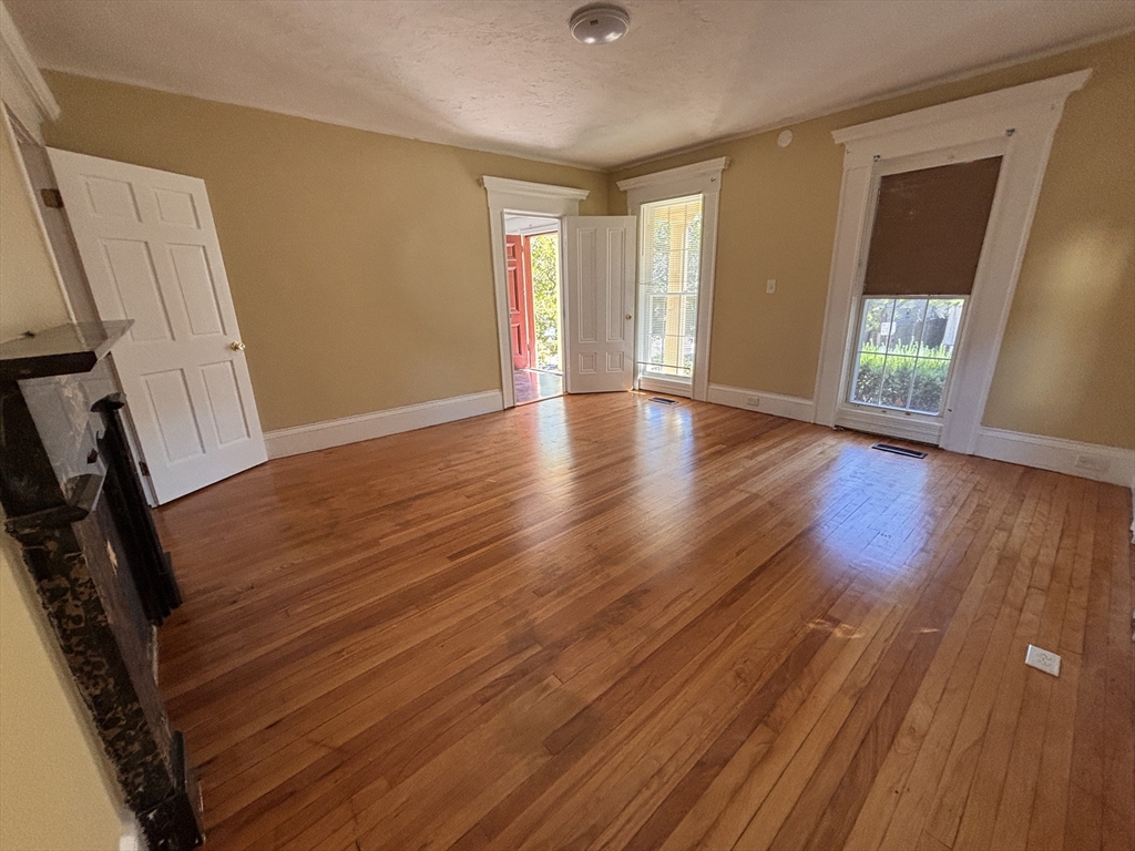4 Crown Street, Unit 1 Worcester, MA 01609 - Photo 11 of 24 Gallery Image 11