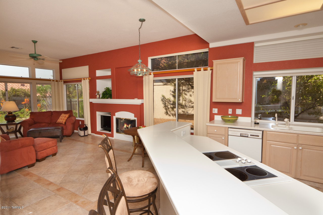 1836 East Lone Rider Way Tucson, AZ 85755 - Photo 6 of 17