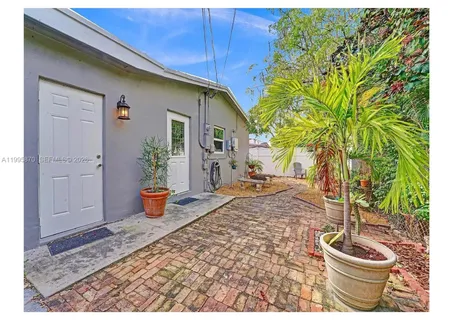 $630,000 | 381 Northeast 42nd Street, Oakland Park, FL 33334