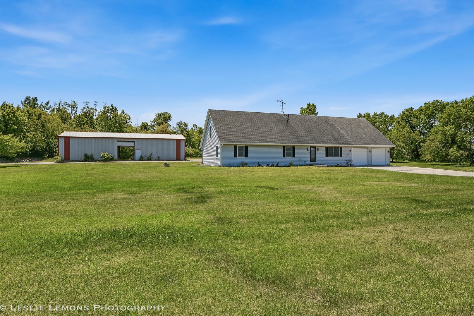 8705 East Pine Bluff Road Coal City, IL 60416 - Photo 1 of 36