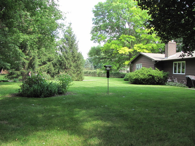 259 Stonegate Road Trout Valley, IL 60013 - Photo 2 of 18