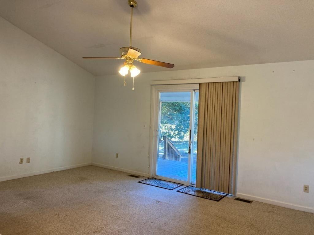 8907 Lovell Road Hixson, TN 37343 - Photo 5 of 5 8907 lovell Rd living Room
