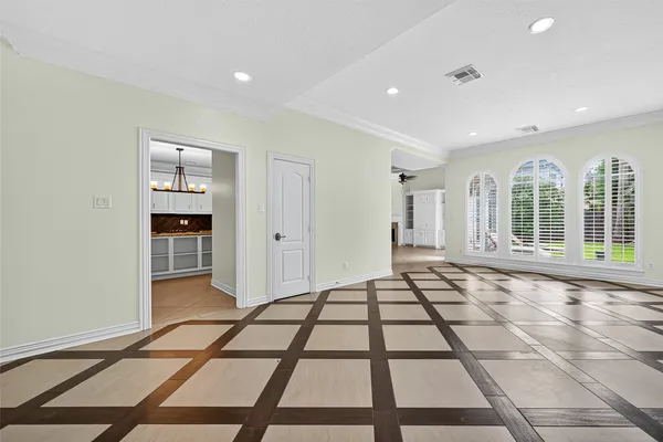 a view of an entryway of the house