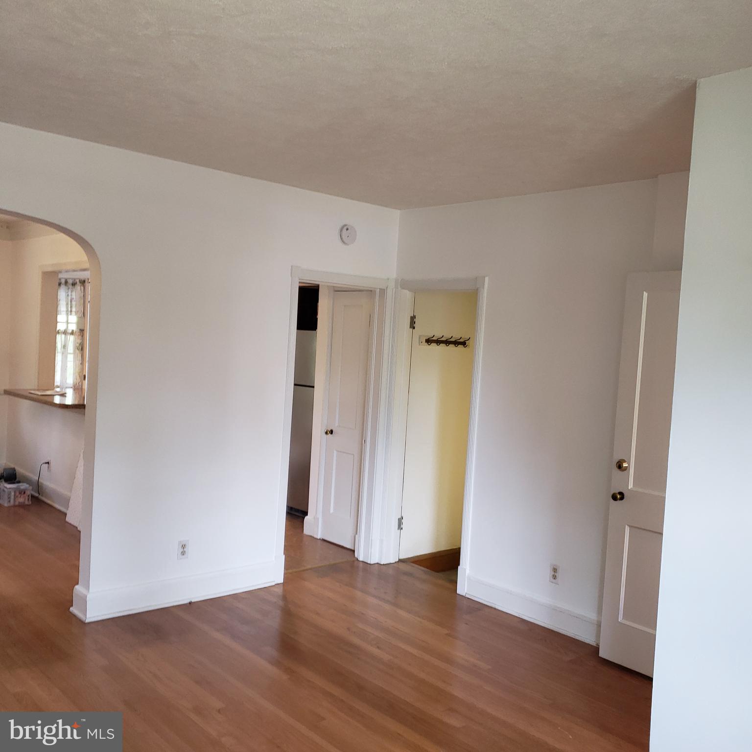 342 Westshire Road Baltimore, MD 21229 - Photo 5 of 23