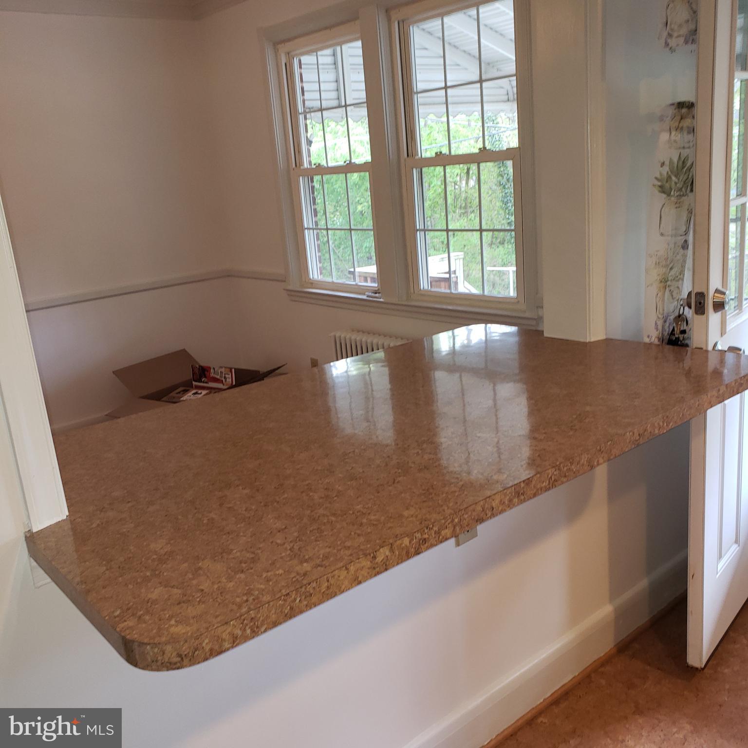 342 Westshire Road Baltimore, MD 21229 - Photo 8 of 23