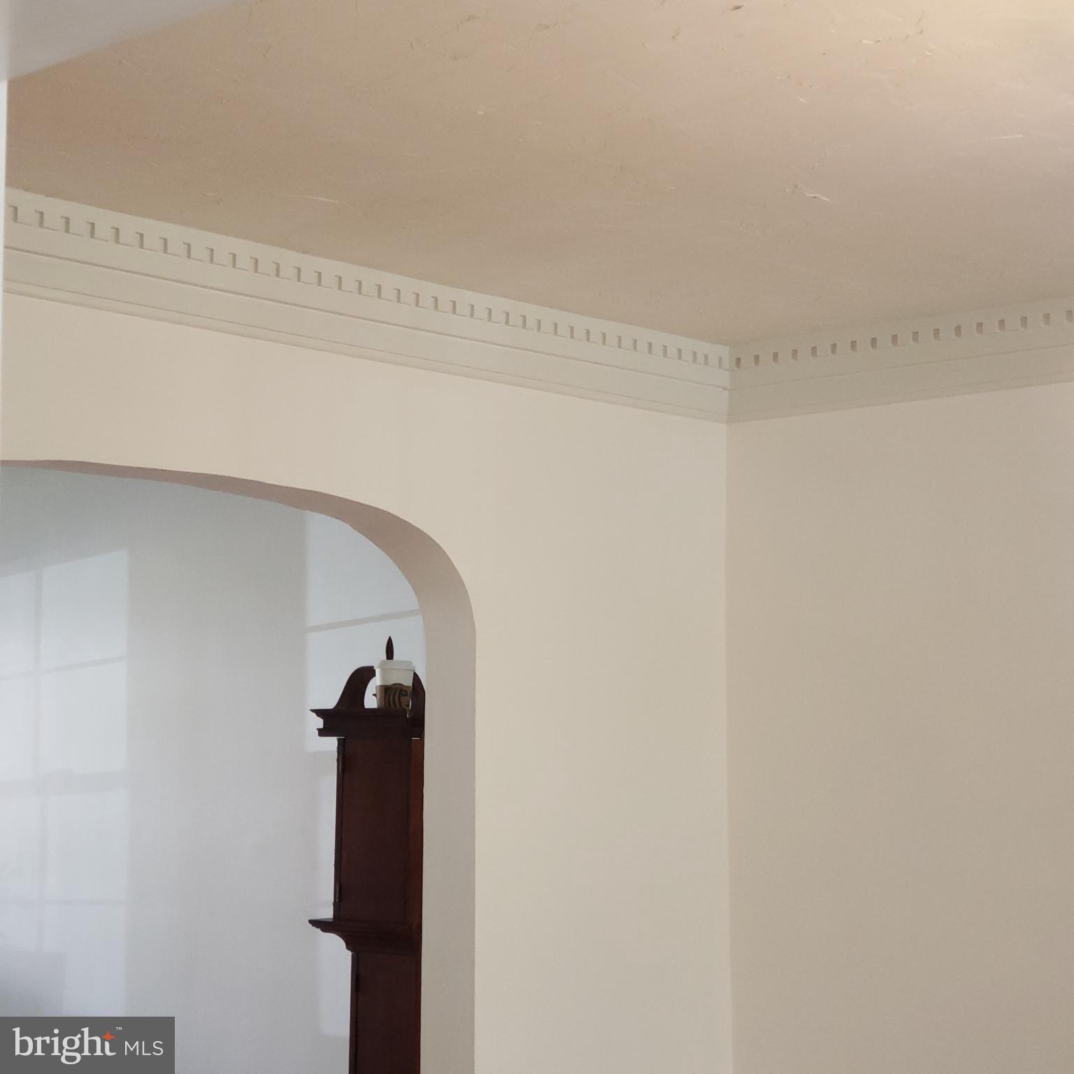 342 Westshire Road Baltimore, MD 21229 - Photo 9 of 23 Archway in Living/Dining. Room.