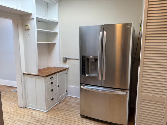 $1,350 | 340 River Street, Unit 1/2, Manistee, MI 49660