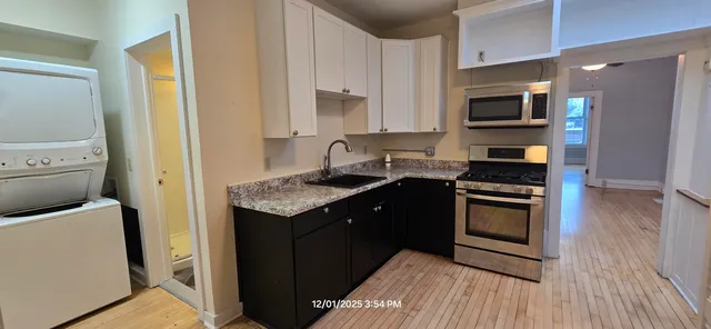 $1,350 | 340 River Street, Unit 1/2, Manistee, MI 49660