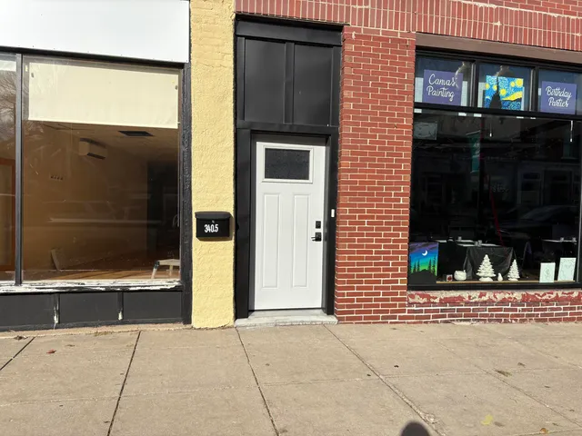 $1,350 | 340 River Street, Unit 1/2, Manistee, MI 49660