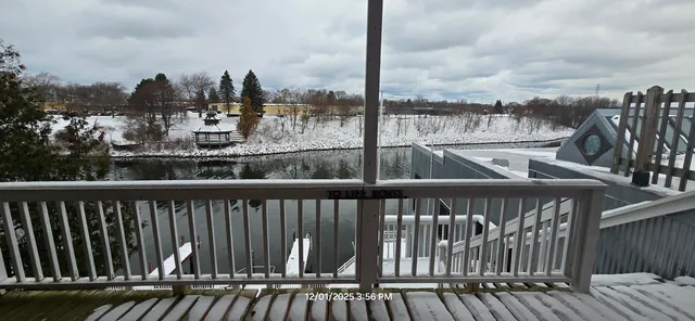 $1,350 | 340 River Street, Unit 1/2, Manistee, MI 49660