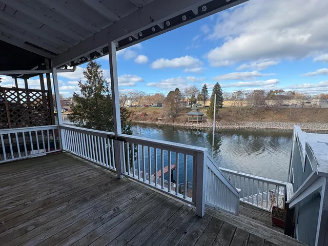 $1,350 | 340 River Street, Unit 1/2, Manistee, MI 49660