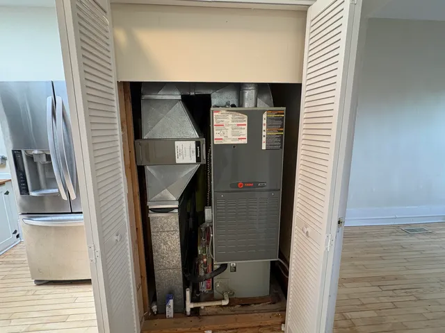 $1,350 | 340 River Street, Unit 1/2, Manistee, MI 49660