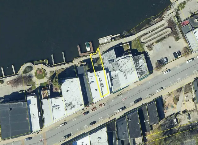 $1,350 | 340 River Street, Unit 1/2, Manistee, MI 49660