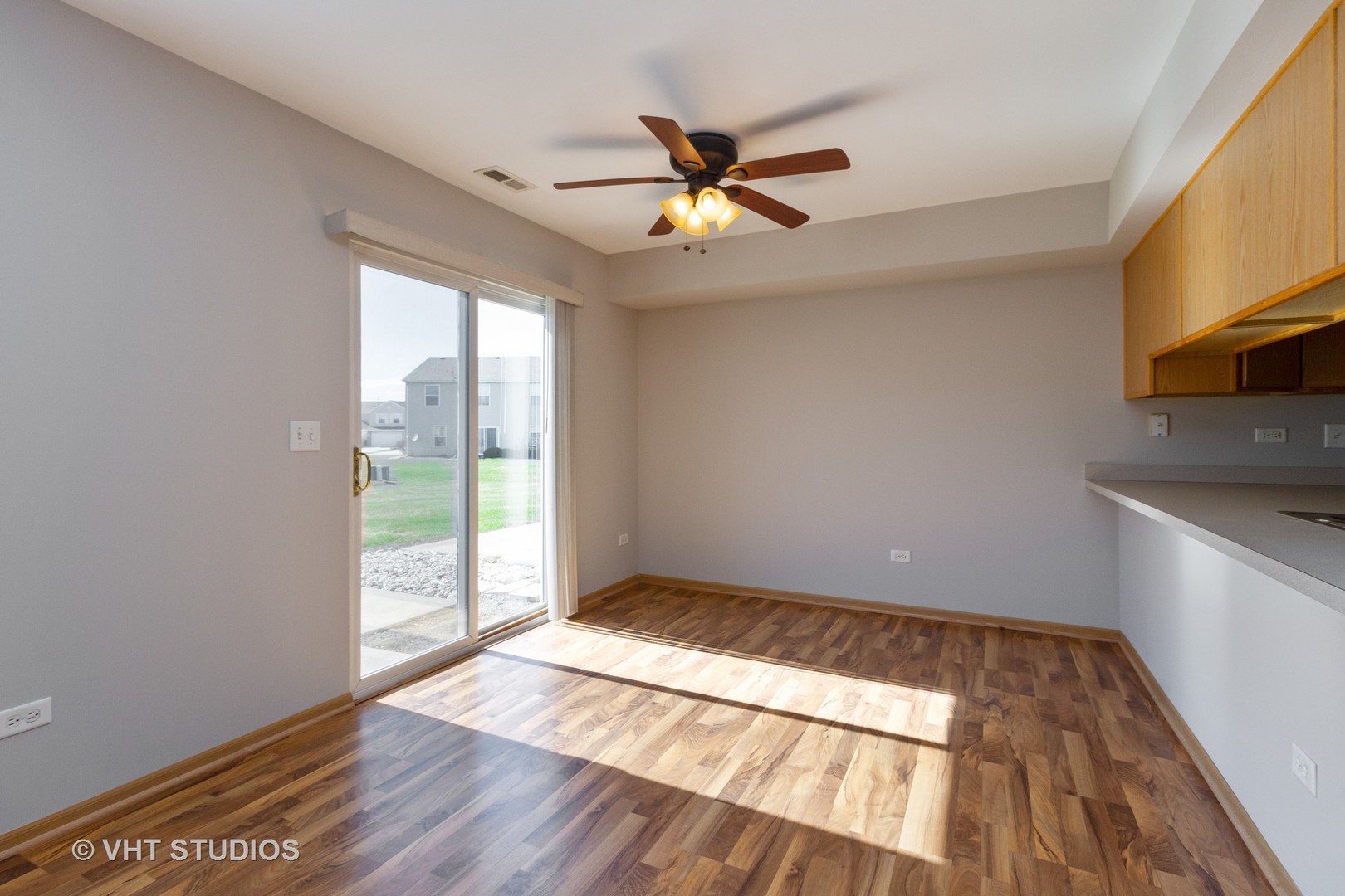 25192 Faraday Road Manhattan, IL 60442 - Photo 6 of 14 a view of an empty room and window