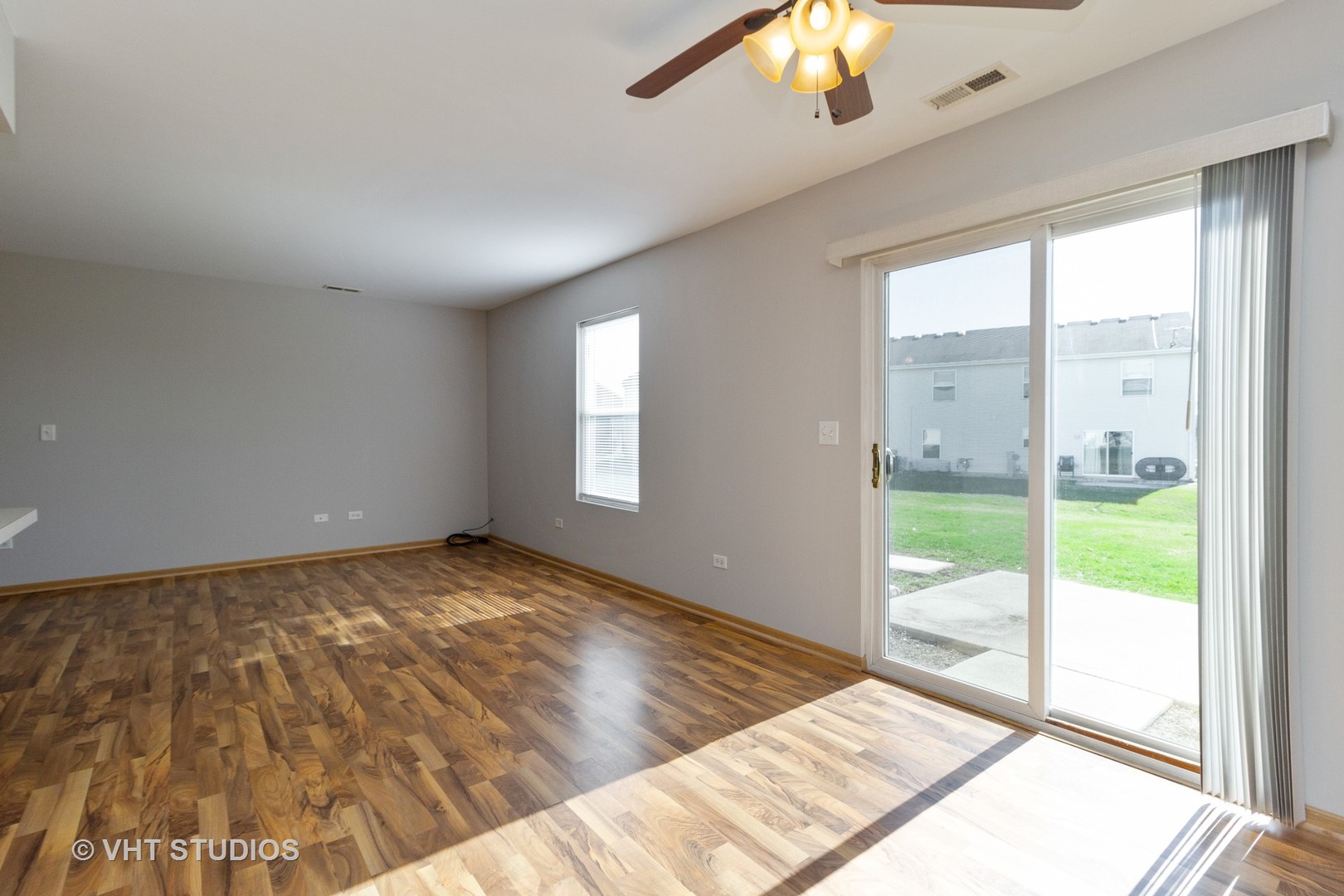 25192 Faraday Road Manhattan, IL 60442 - Photo 7 of 14 a view of an empty room and window