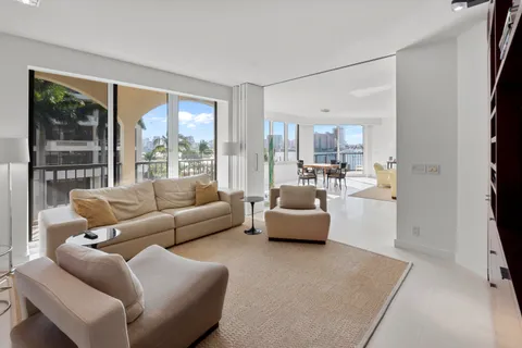 $6,495,000 | 200 Bradley Place, Unit 302, Palm Beach, FL 33480