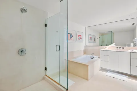 $6,495,000 | 200 Bradley Place, Unit 302, Palm Beach, FL 33480