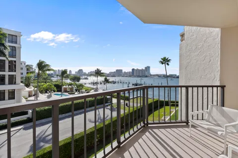 $6,495,000 | 200 Bradley Place, Unit 302, Palm Beach, FL 33480