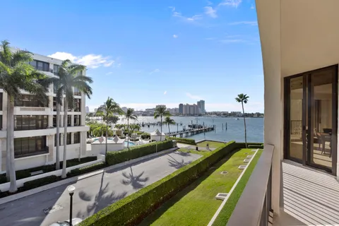$6,495,000 | 200 Bradley Place, Unit 302, Palm Beach, FL 33480