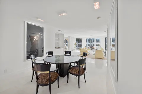 $6,495,000 | 200 Bradley Place, Unit 302, Palm Beach, FL 33480