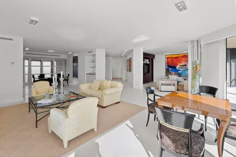 $6,495,000 | 200 Bradley Place, Unit 302, Palm Beach, FL 33480