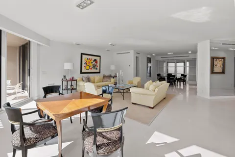 $6,495,000 | 200 Bradley Place, Unit 302, Palm Beach, FL 33480