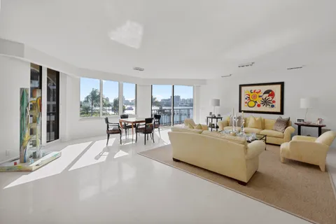 $6,495,000 | 200 Bradley Place, Unit 302, Palm Beach, FL 33480