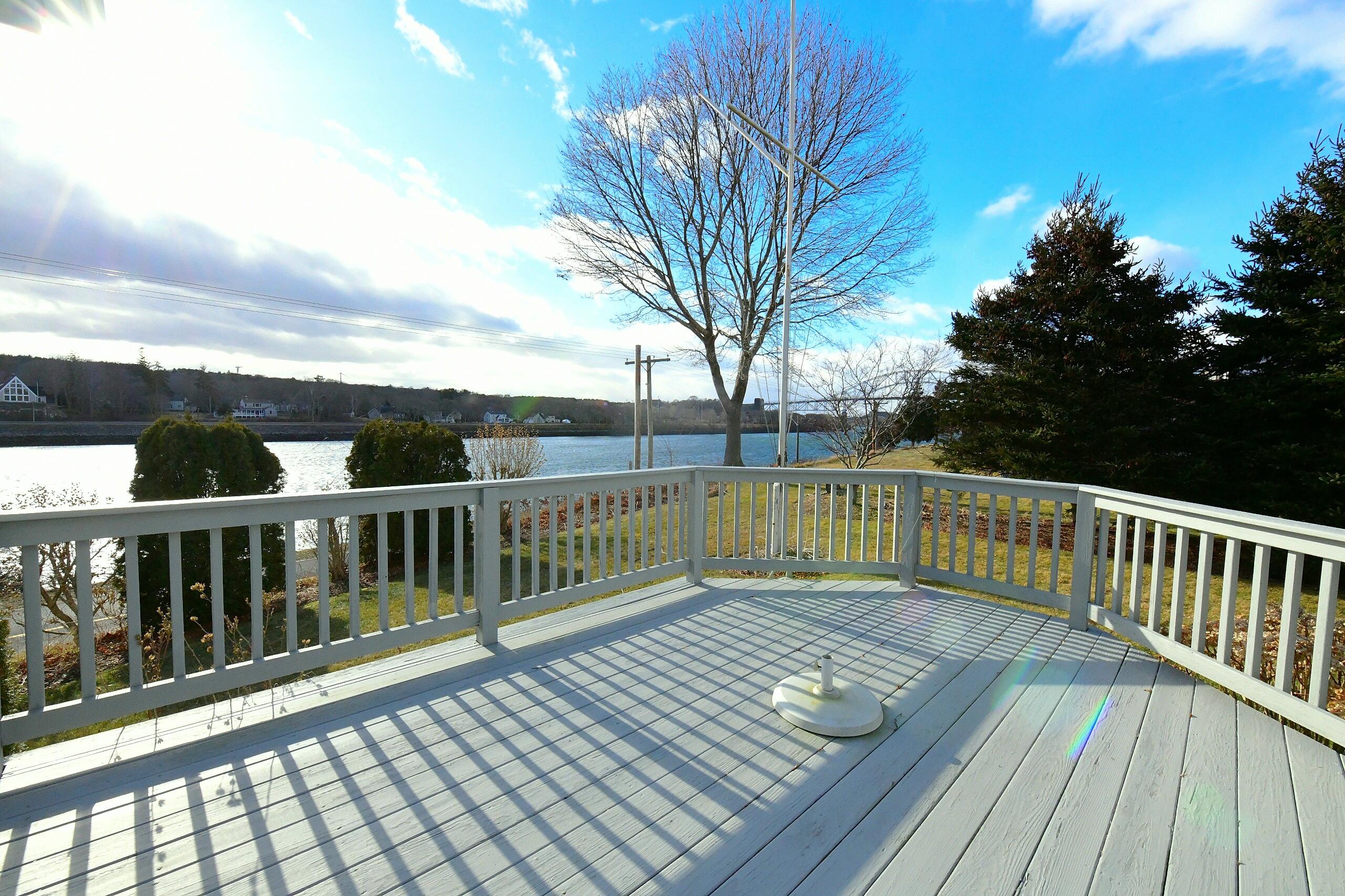 18 Gibbs Road Sagamore Beach, MA 02562 - Photo 20 of 53 2025-12-31-15-17-52-145