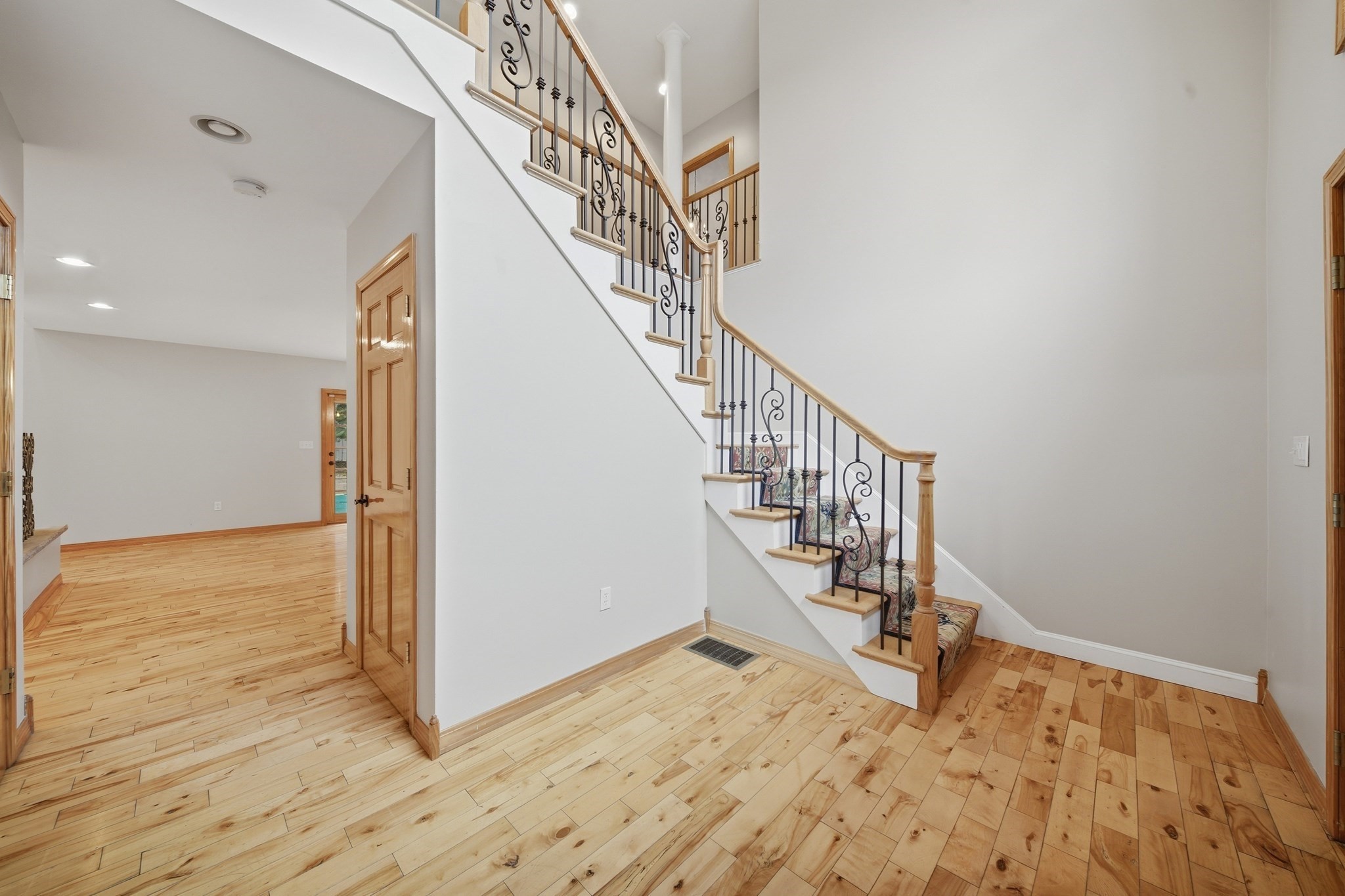 9 Myopia Road Stoneham, MA 02180 - Photo 7 of 39 Gallery Image 7