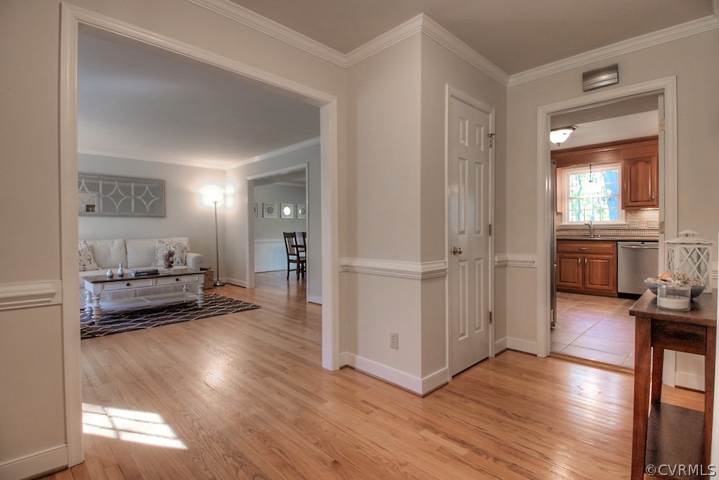 14108 Huntgate Woods Road Midlothian, VA 23112 - Photo 6 of 48 Gallery Image 6