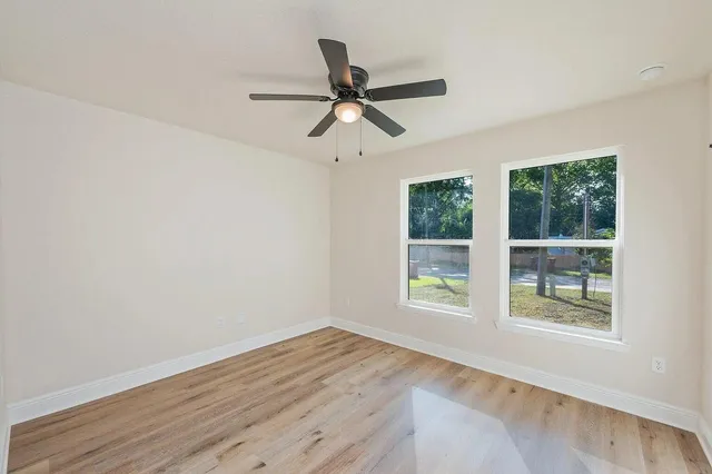 $299,999 | 693 Bowers Avenue East, Crestview, FL 32539