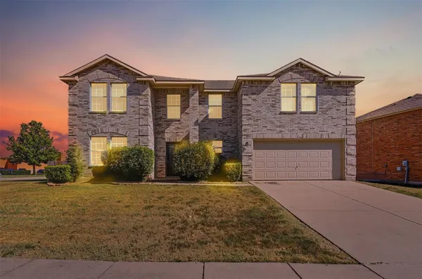 $350,000 | 701 South Heights Drive, Crowley, TX 76036