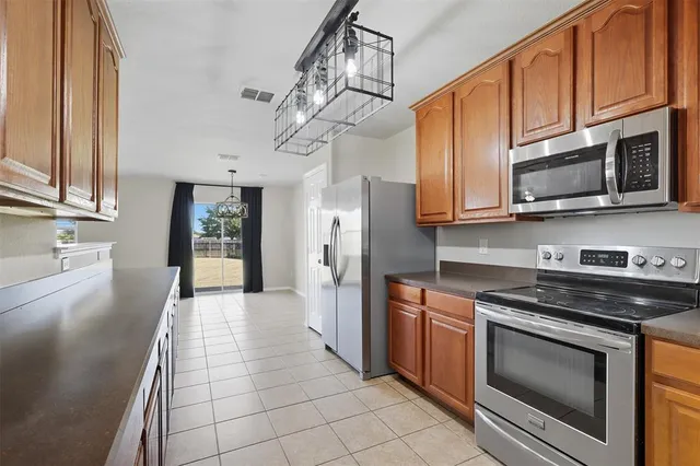 $365,000 | 701 South Heights Drive, Crowley, TX 76036