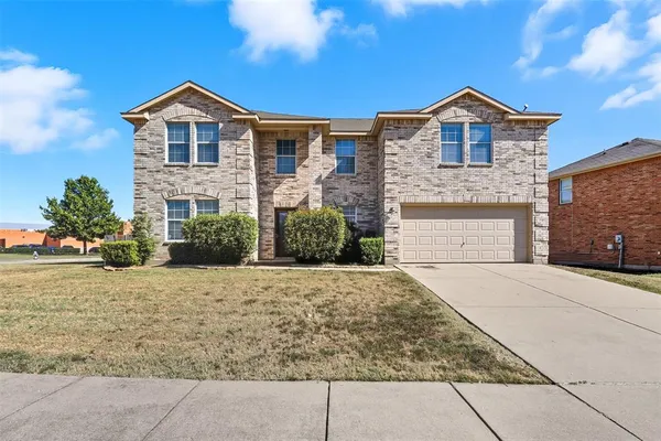 $350,000 | 701 South Heights Drive, Crowley, TX 76036