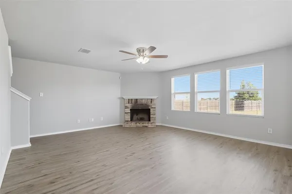 $350,000 | 701 South Heights Drive, Crowley, TX 76036