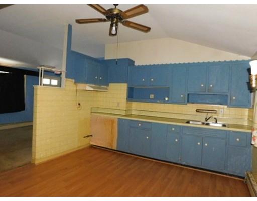492 Gifford Street Springfield, MA 01118 - Photo 4 of 11 Gallery Image 4