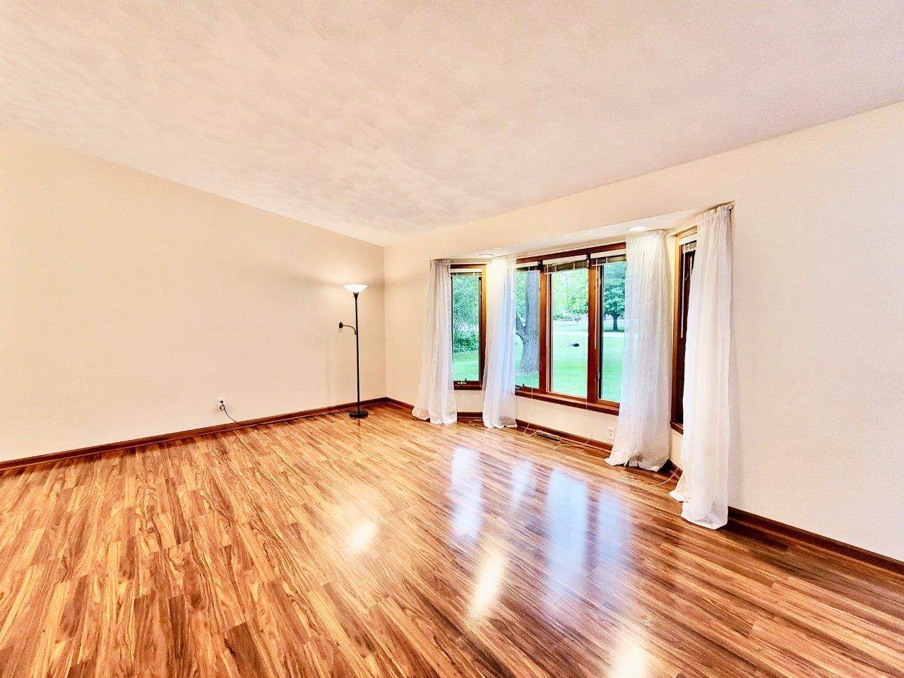 4497 Waltham Road Roscoe, IL 61073 - Photo 4 of 36 Gallery Image 4