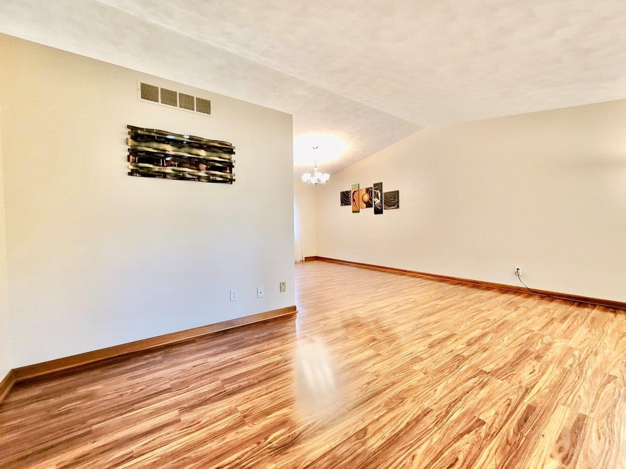 4497 Waltham Road Roscoe, IL 61073 - Photo 5 of 36 Gallery Image 5