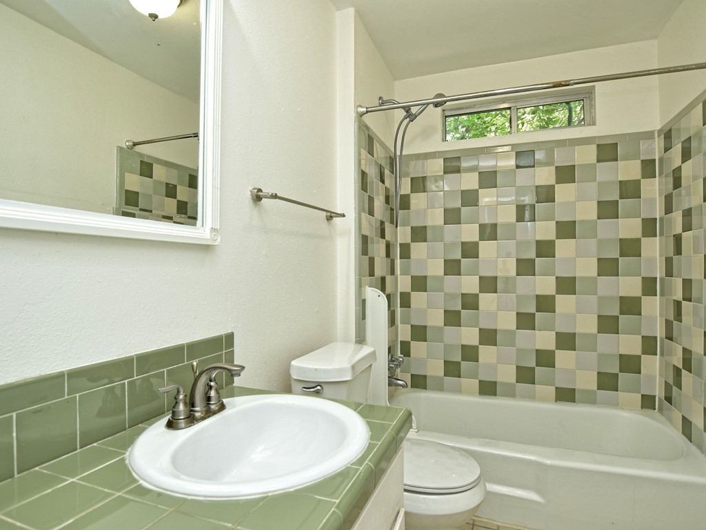 604 Franklin Boulevard, Unit B Austin, TX 78751 - Photo 14 of 17