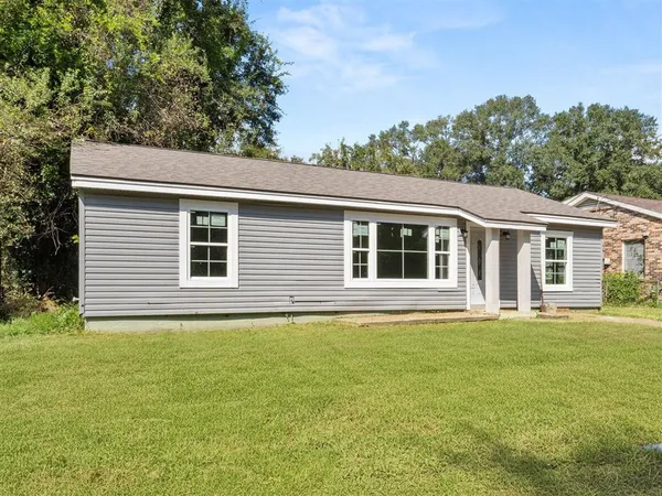 $114,900 | 921 Lake Ct Drive, DeRidder, LA 70634