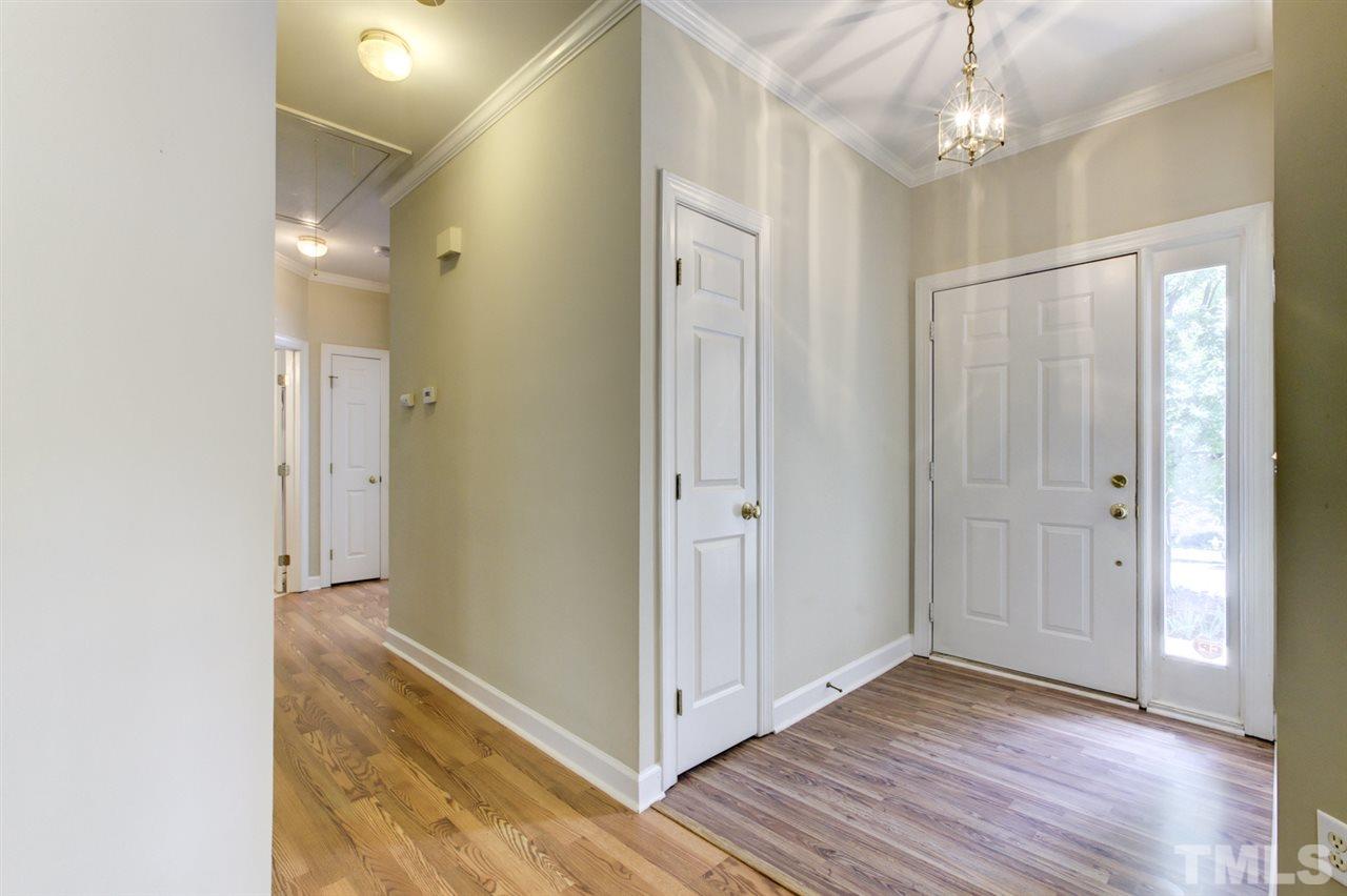 833 Cedar Downs Drive Raleigh, NC 27607 - Photo 4 of 30